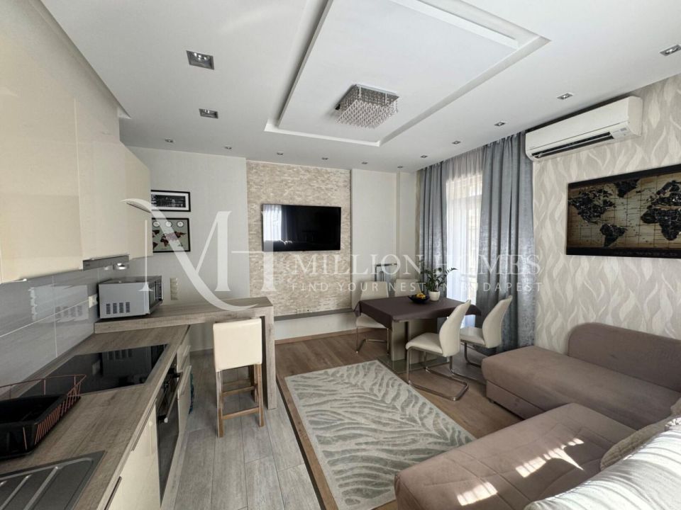 2 bedroom stylish and bright flat in the heart of Budapest