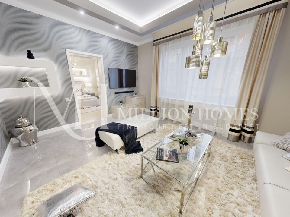 Luxurious three bedroom apartment in city center