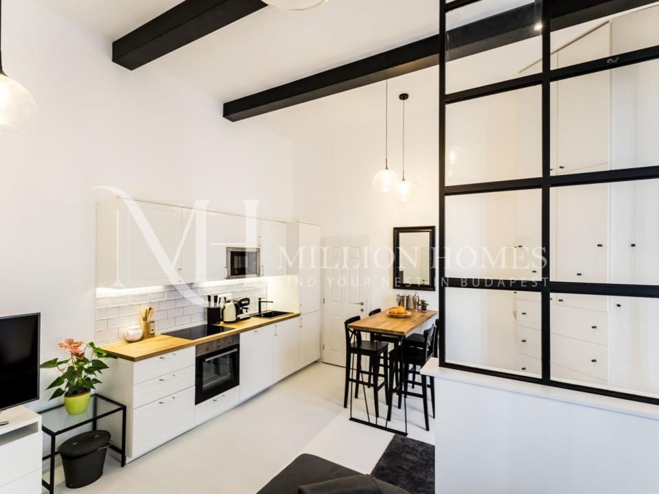 For Sale Renovated Modern 45 m² Apartment Near the Hungarian Parliament