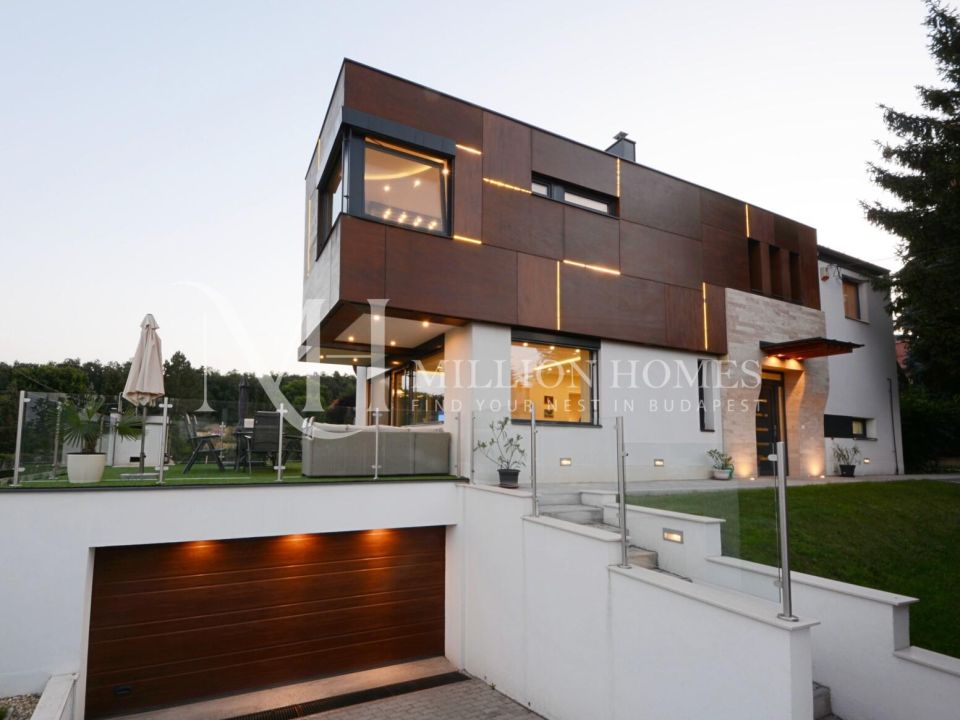 Stylish, energy-efficient home near to gustav eiffel school