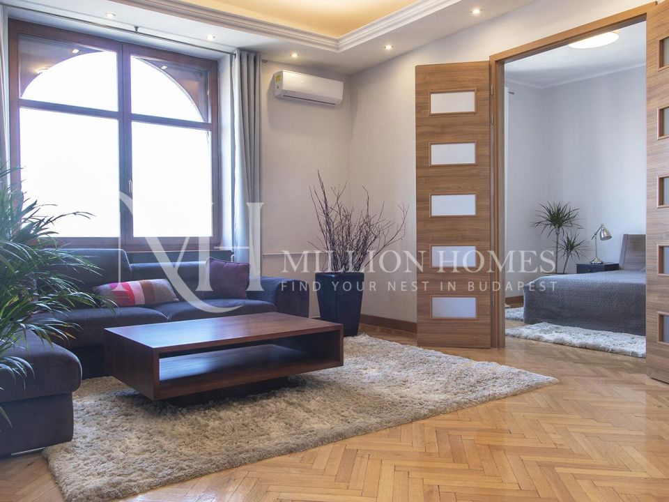 Newly renovated, 2-Bedroom apartment with panoramic view in District II.