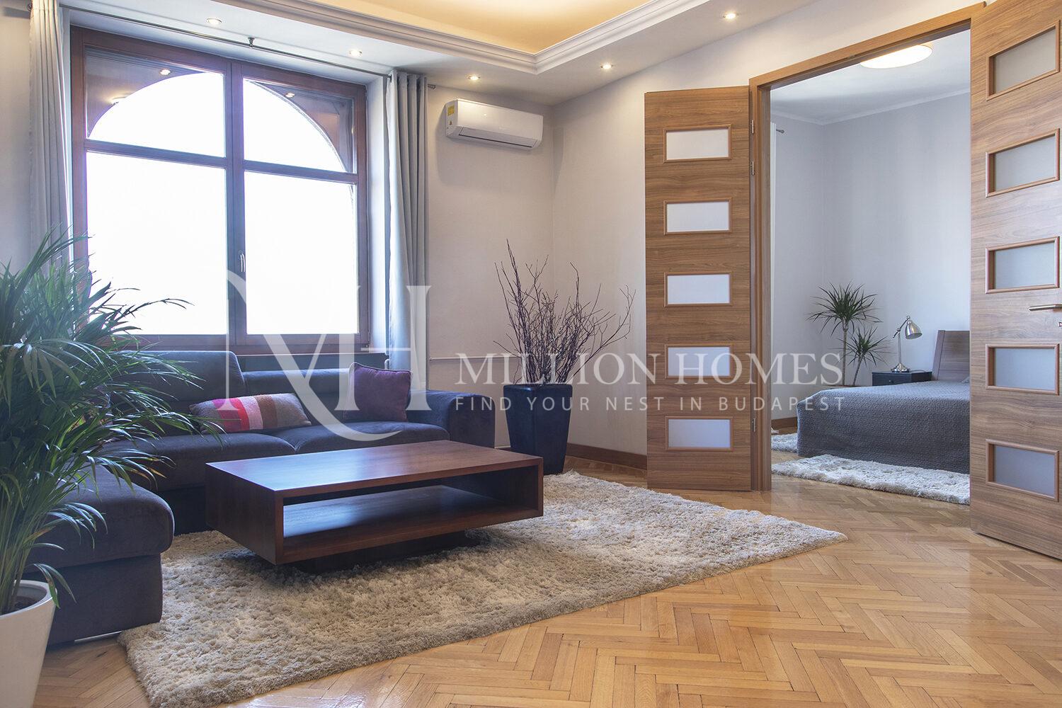 Newly renovated, 2-Bedroom apartment with panoramic view in District II.
