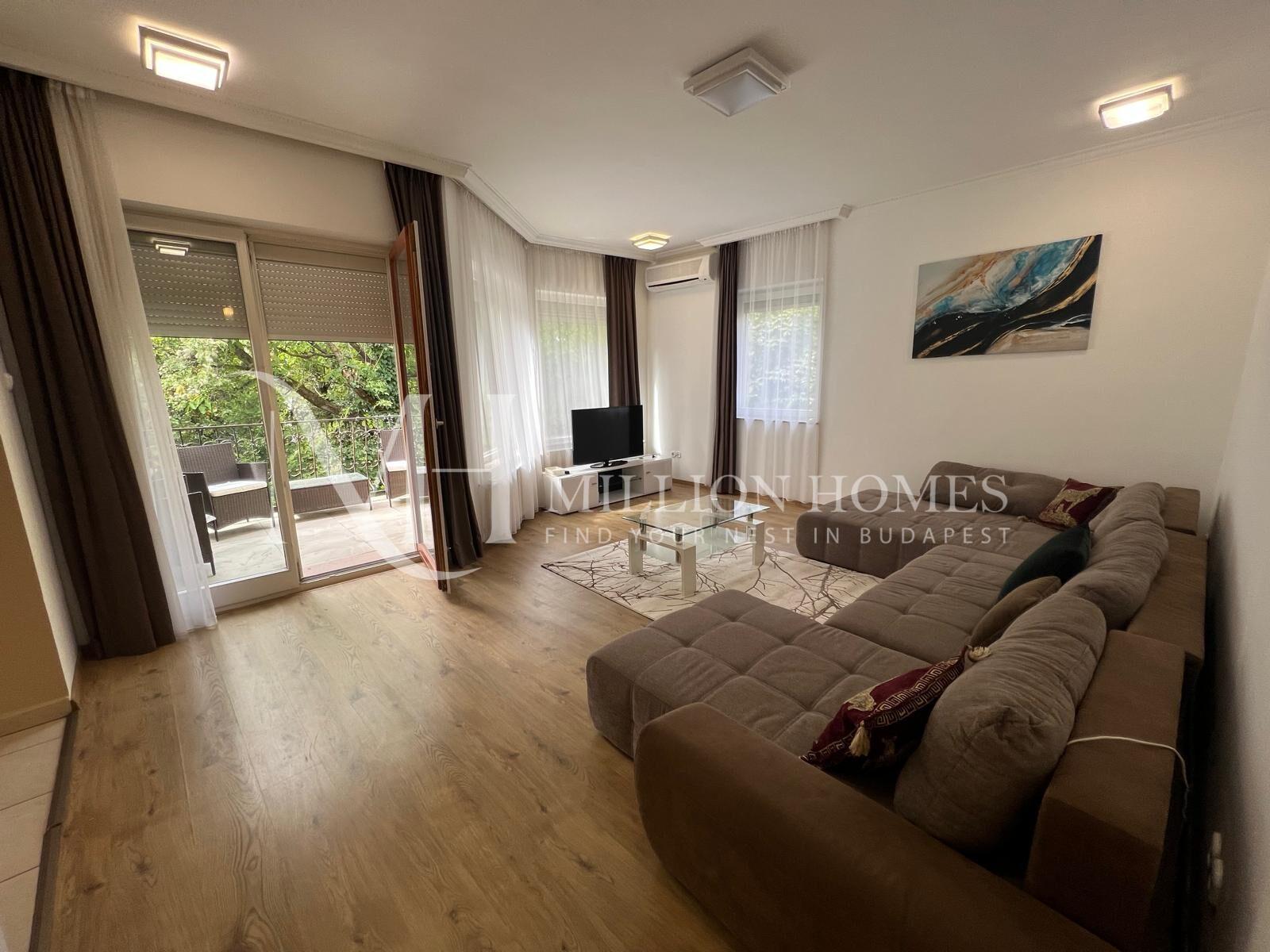 Renovated 3-Bedroom Apartment with terraces in Rózsadomb
