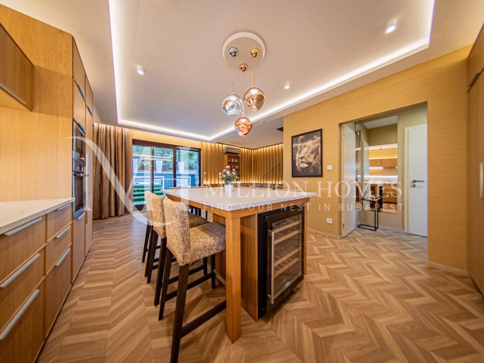 Extraordiary, fully furnished 3-Bedroom apartment with private garden in District III.