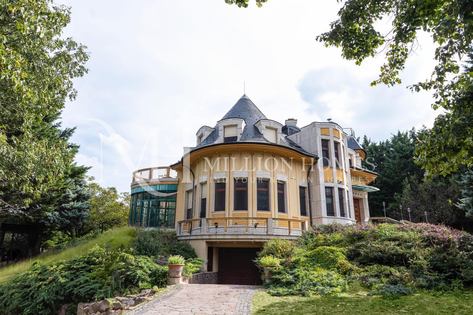 Luxury, bright villa for rent in District III, Budapest