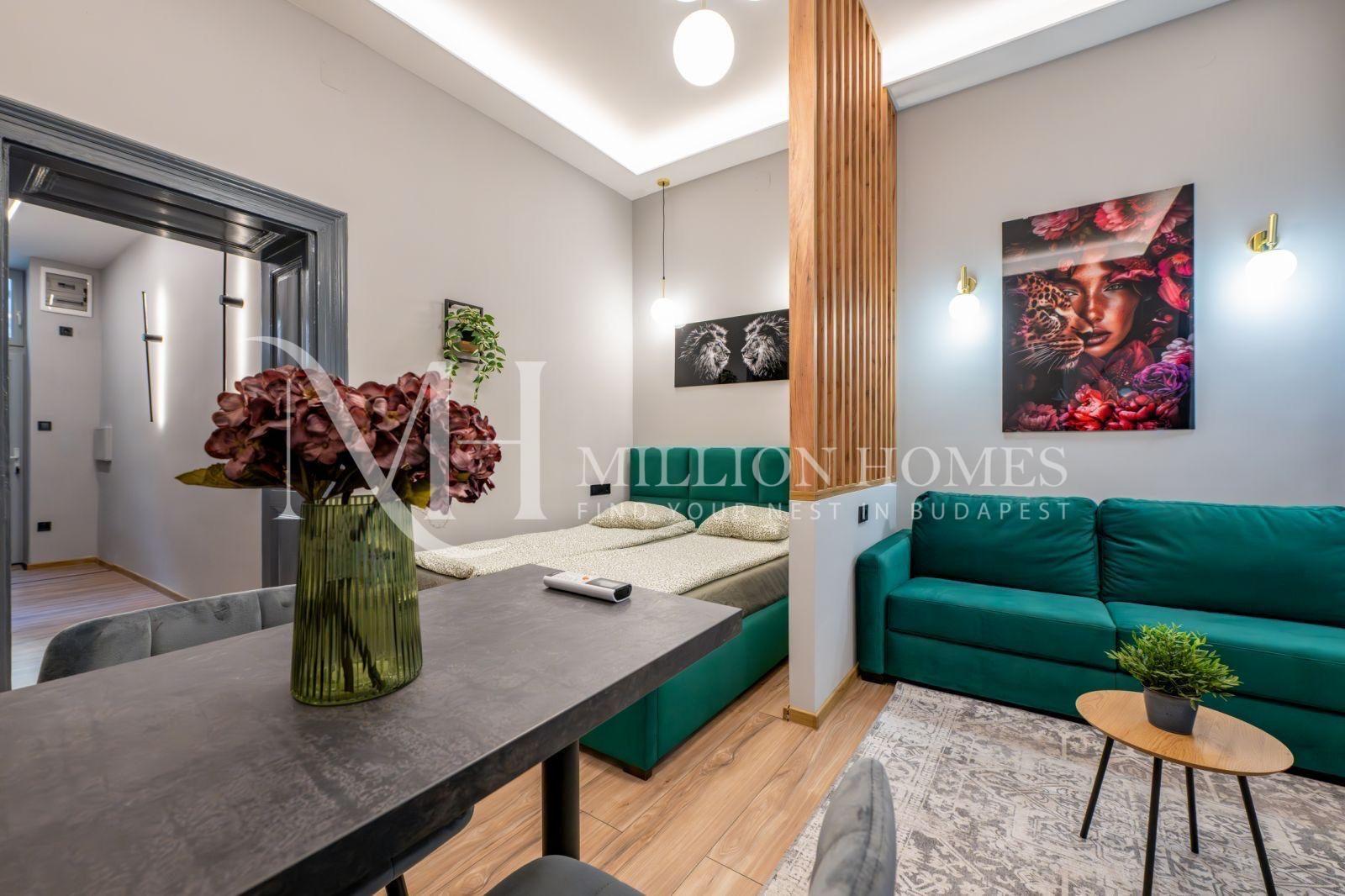 Duplex Home with Rare Winter Garden for Sale in District VII