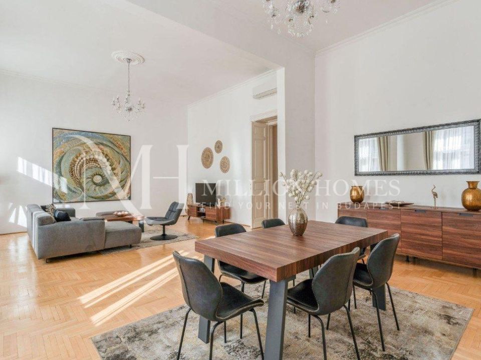 Exclusive high-ceiling apartment for rent near the Parliament!